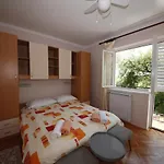 Apartments And Rooms By The Sea Banjol, Rab - 5077 Πανσιόν 3*