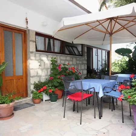 Apartments And Rooms By The Sea Banjol, Rab - 5077 Guest house Banjol