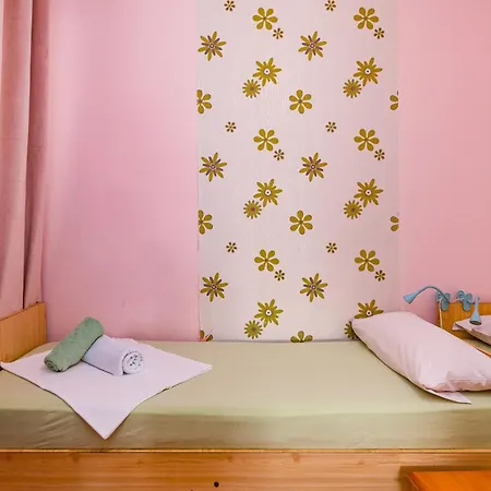 Guest house Apartments And Rooms By The Sea Banjol, Rab - 5077 Banjol