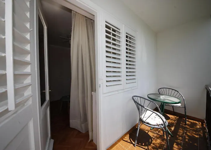 Apartments And Rooms By The Sea Banjol, Rab - 5077 Gasthof