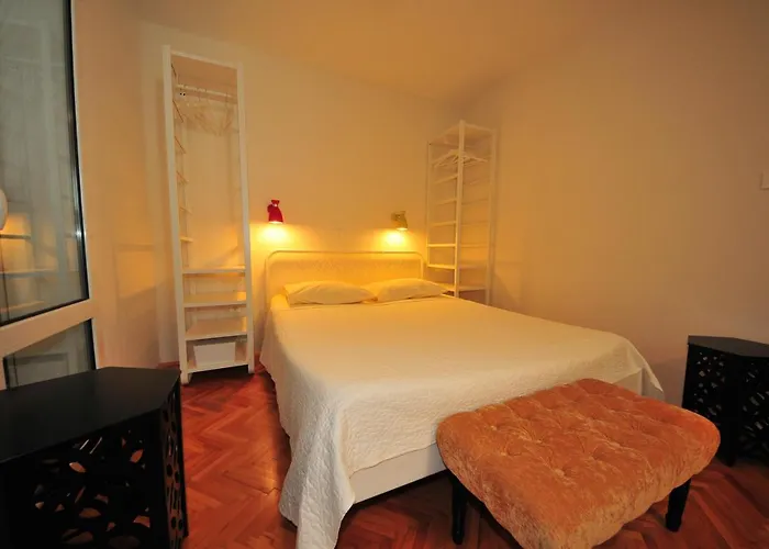Apartments And Rooms By The Sea Banjol, Rab - 5077 Gasthof
