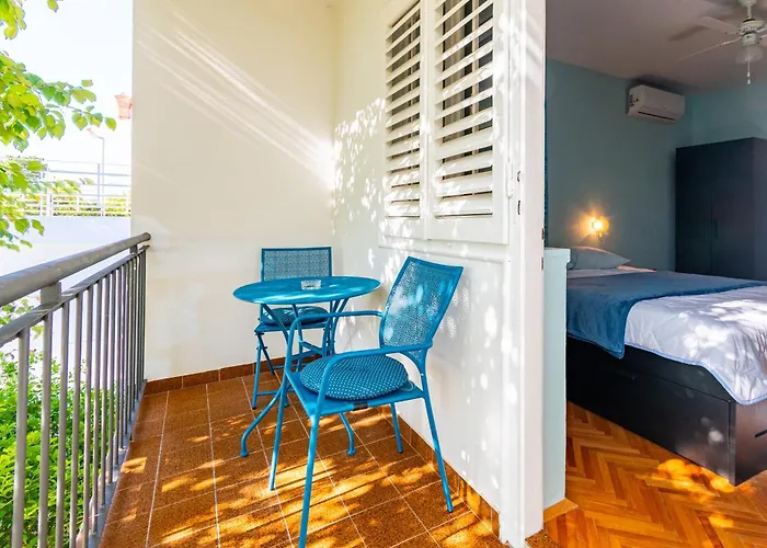 Apartments And Rooms By The Sea Banjol, Rab - 5077 Gasthof 3*