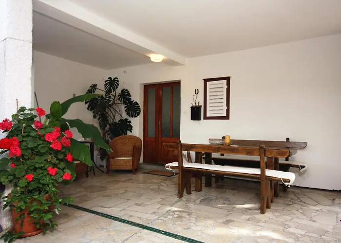 Gasthof Apartments And Rooms By The Sea Banjol, Rab - 5077 3*