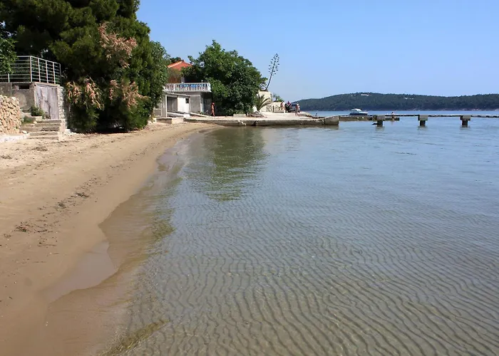 Apartments And Rooms By The Sea Banjol, Rab - 5077